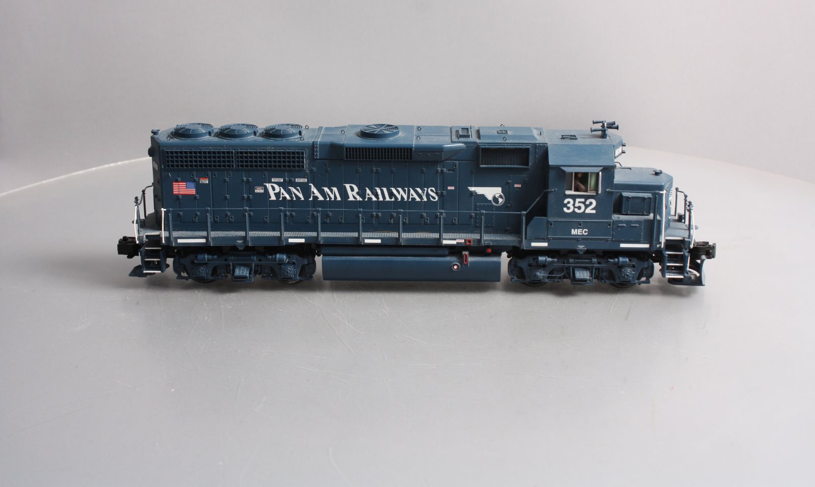 MTH 20-20080-3 O Maine Central GP-40 Non-Powered Diesel Engine #352