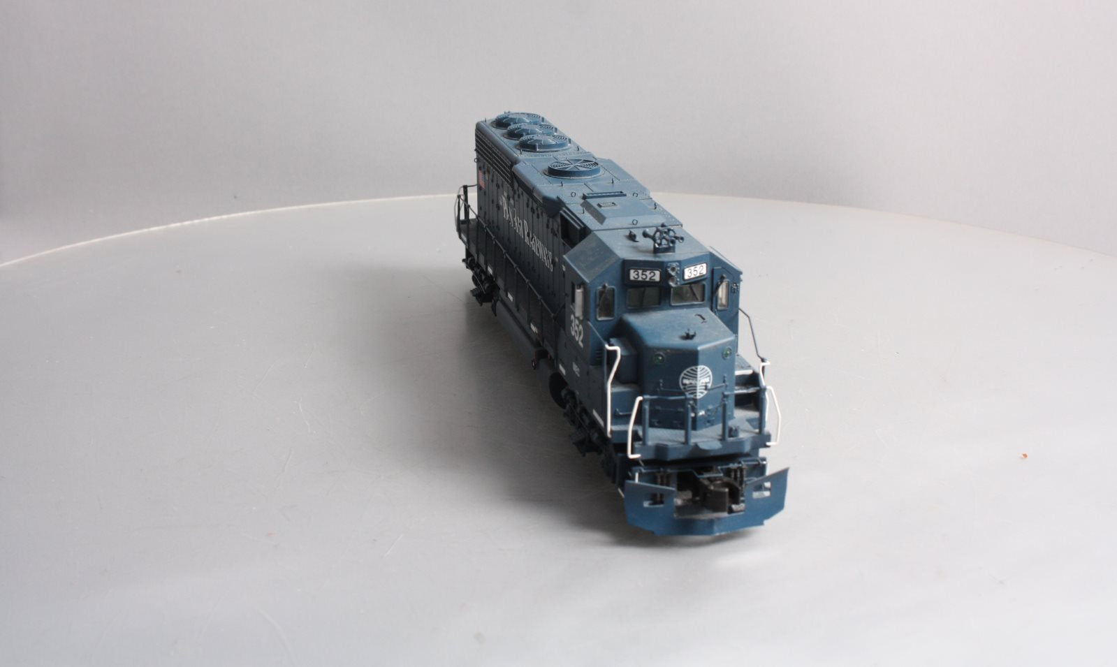 MTH 20-20080-3 O Maine Central GP-40 Non-Powered Diesel Engine #352