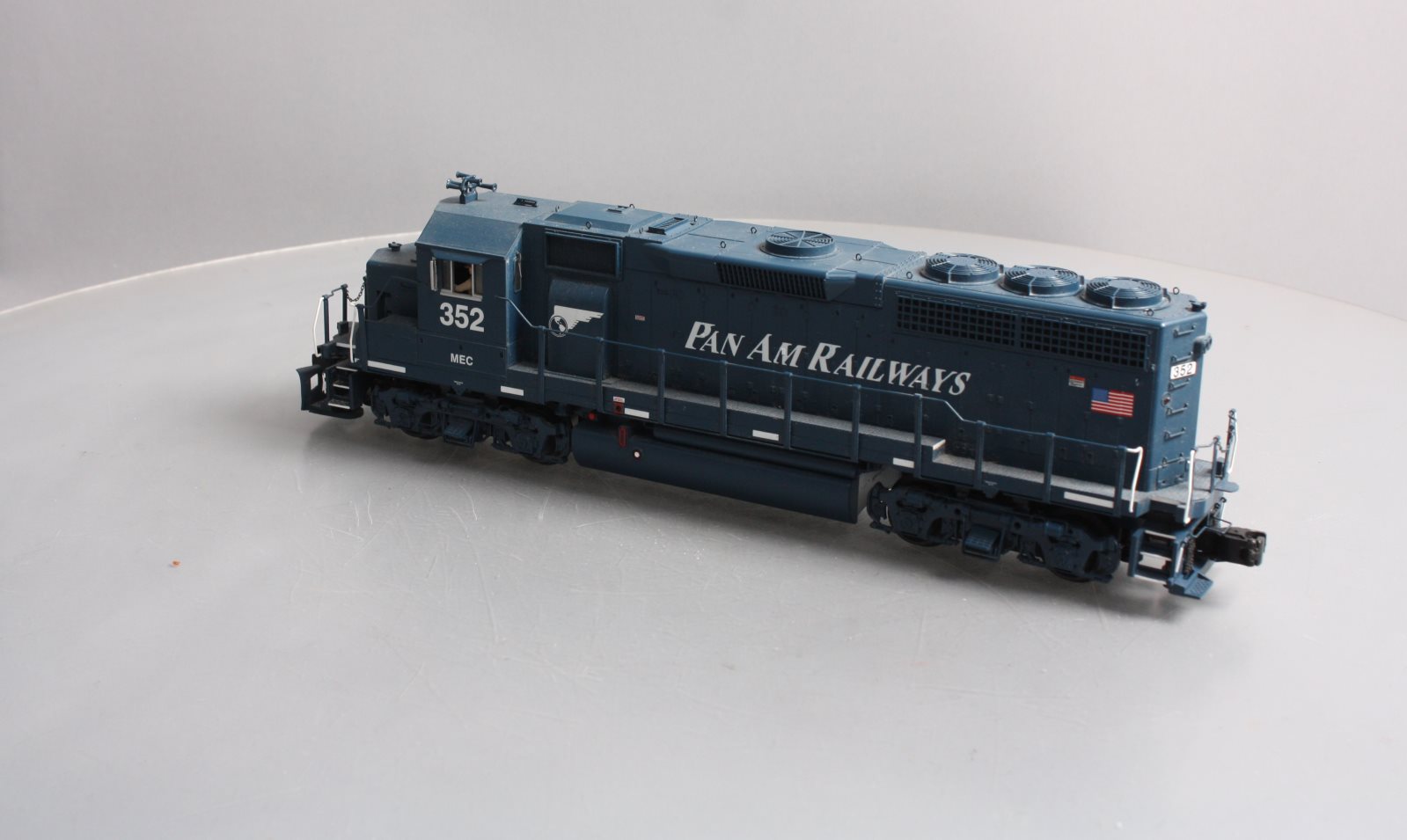 MTH 20-20080-3 O Maine Central GP-40 Non-Powered Diesel Engine #352