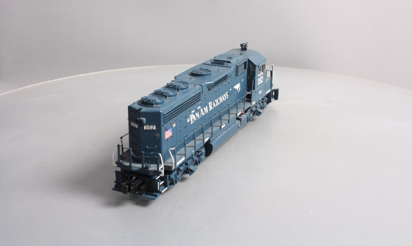 MTH 20-20080-3 O Maine Central GP-40 Non-Powered Diesel Engine #352