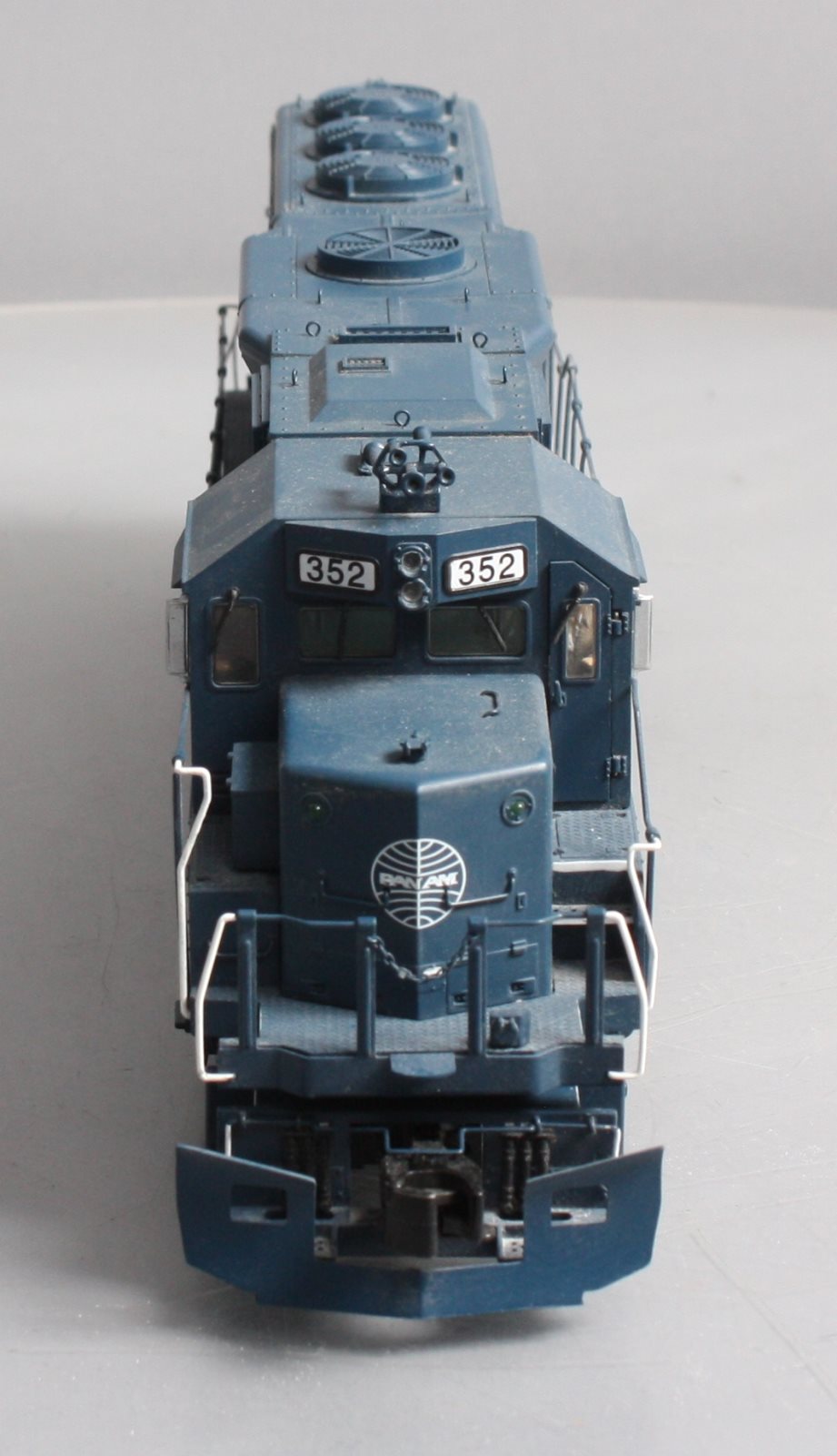 MTH 20-20080-3 O Maine Central GP-40 Non-Powered Diesel Engine #352