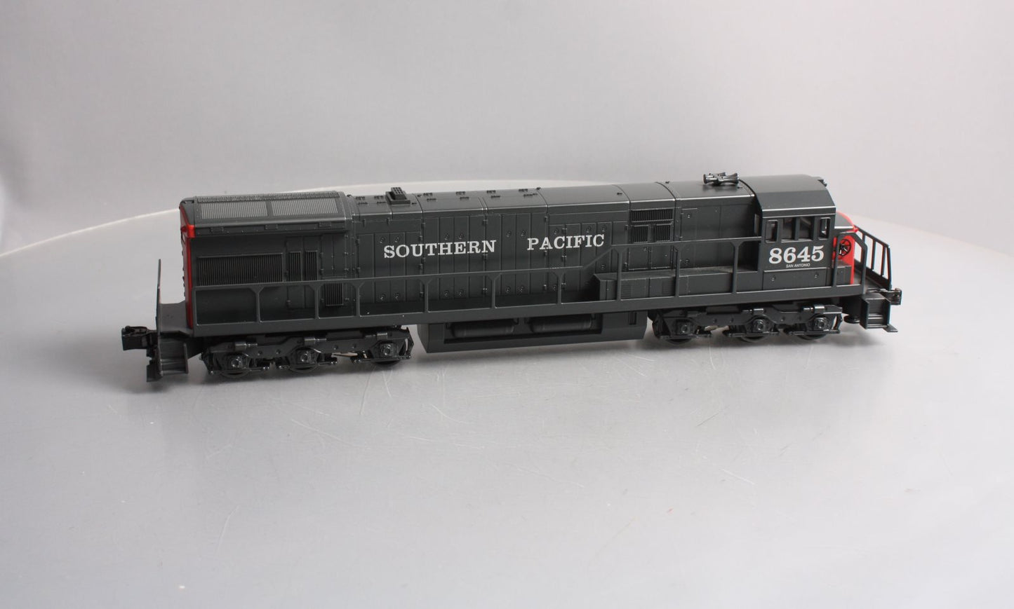 Williams 22210 O Southern Pacific GE U33C Diesel Locomotive w/Horn & Bell #8645