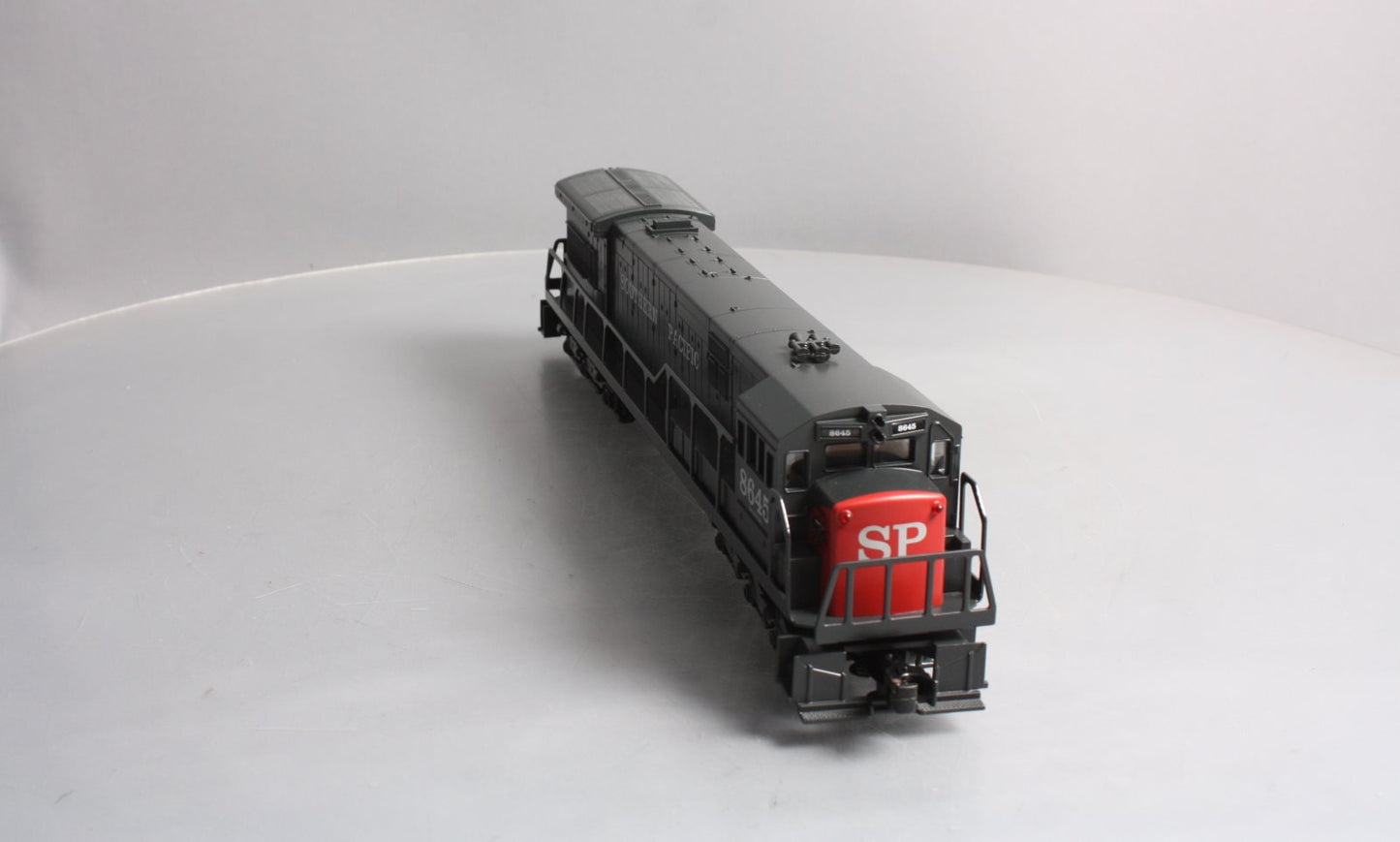 Williams 22210 O Southern Pacific GE U33C Diesel Locomotive w/Horn & Bell #8645