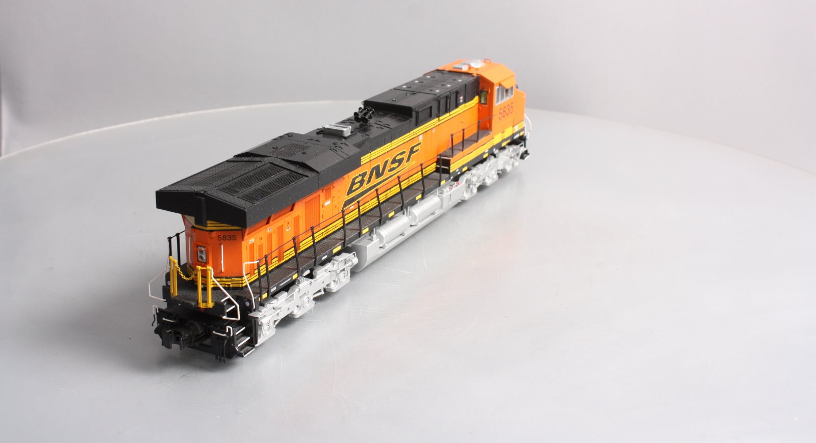 MTH 20-20285-2 O Gauge BNSF ES44AC Diesel Locomotive #5835 w/PS3
