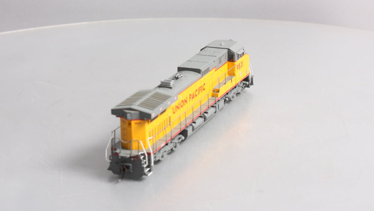Athearn 80895 HO Scale Union Pacific Dash 9-44cw Diesel Locomotive #9821 LN/Box
