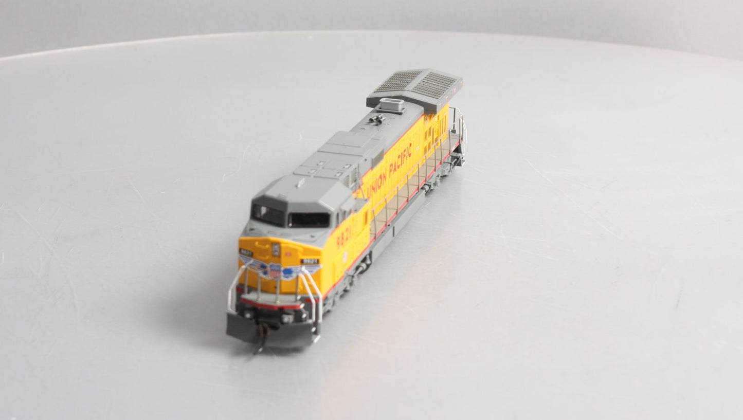 Athearn 80895 HO Scale Union Pacific Dash 9-44cw Diesel Locomotive #9821 LN/Box