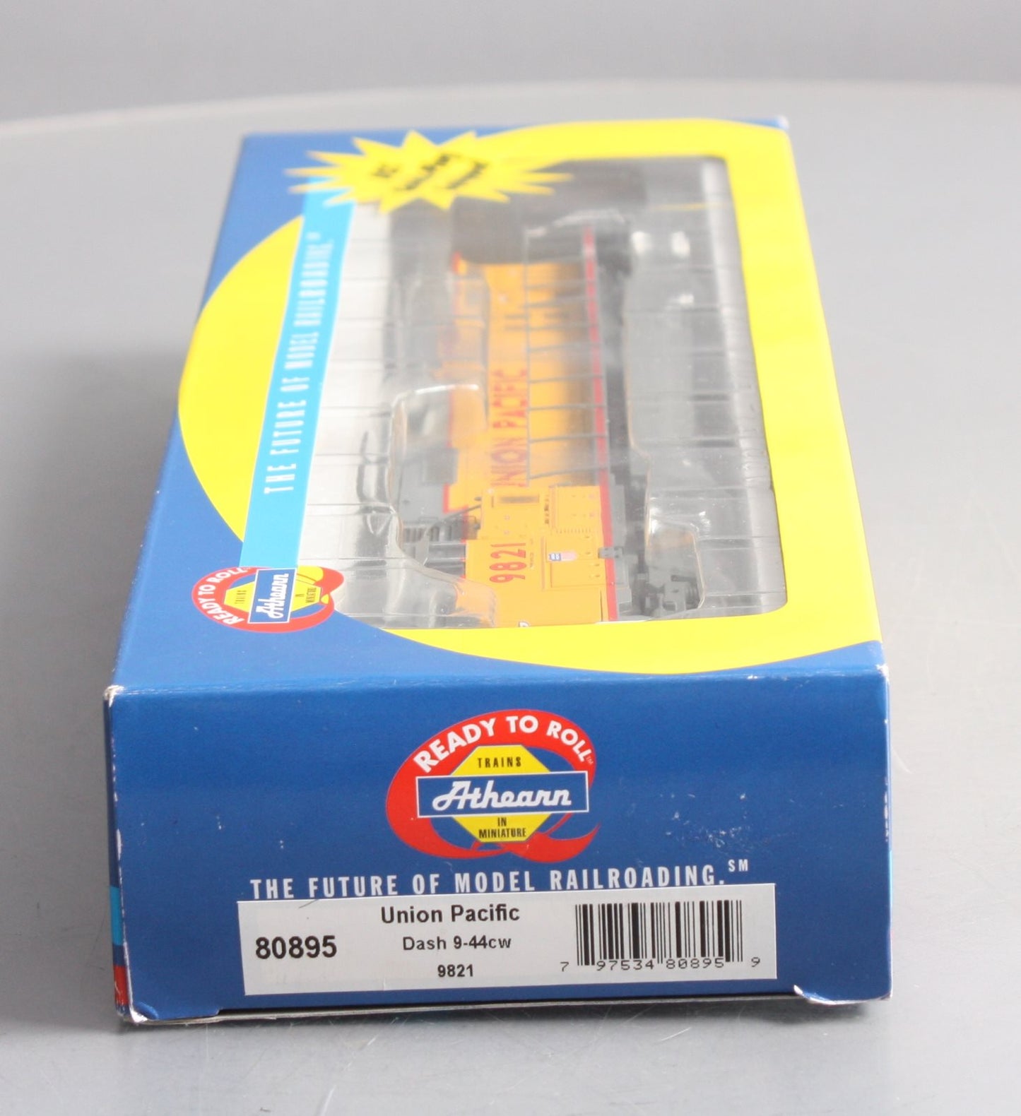Athearn 80895 HO Scale Union Pacific Dash 9-44cw Diesel Locomotive #9821 LN/Box