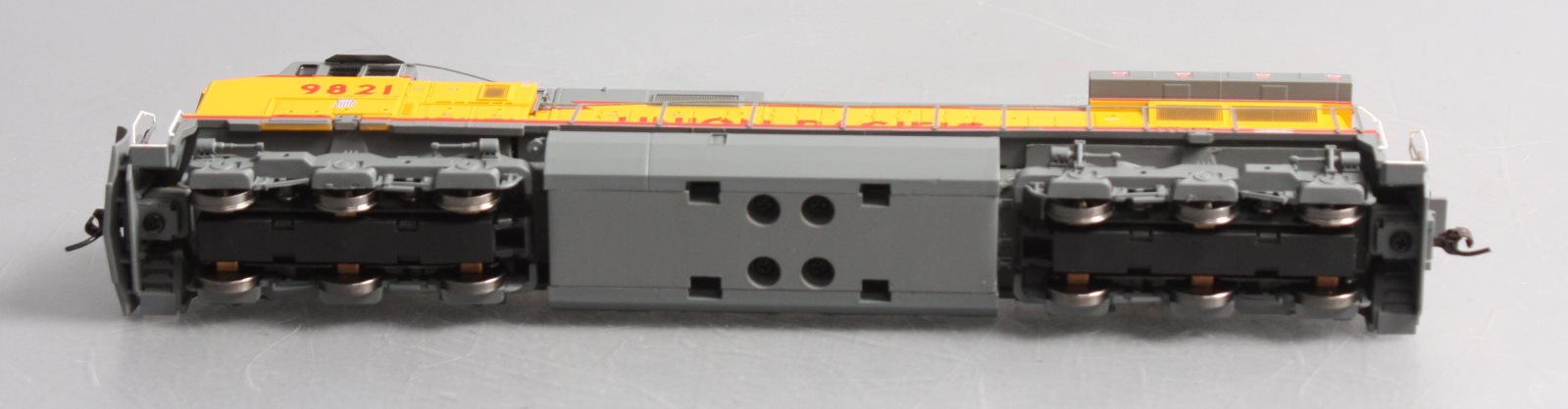 Athearn 80895 HO Scale Union Pacific Dash 9-44cw Diesel Locomotive #9821 LN/Box