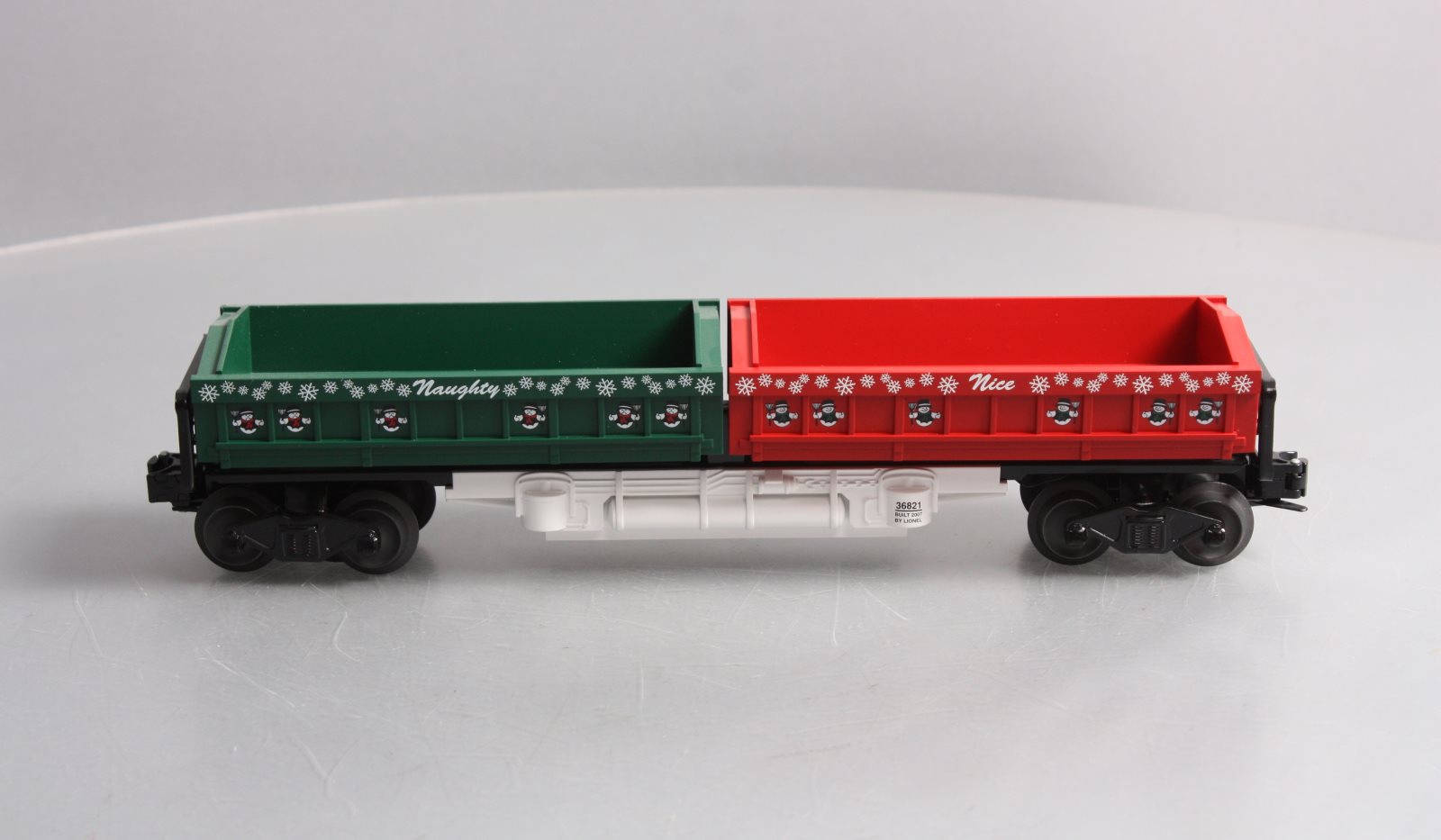 Lionel 6-36821 O Gauge Naughty or Nice Christmas Twin Dump Car LN/Box