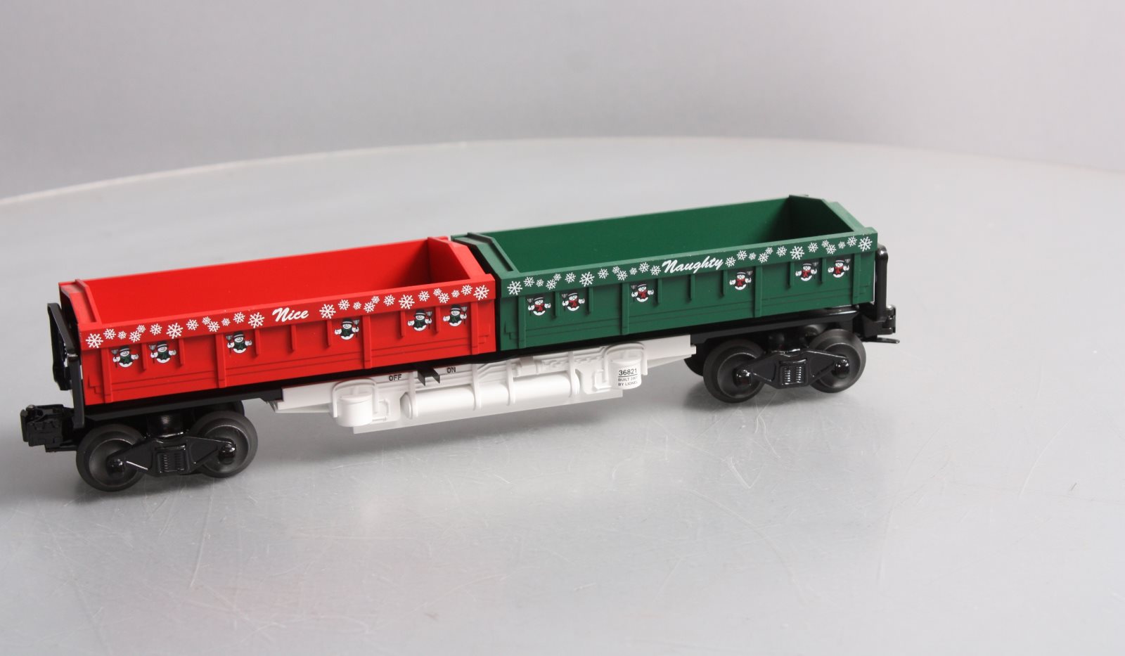 Lionel 6-36821 O Gauge Naughty or Nice Christmas Twin Dump Car LN/Box