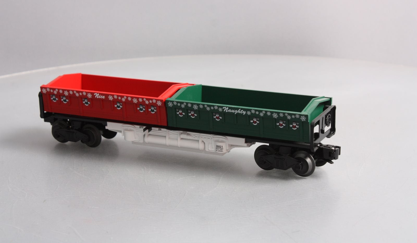Lionel 6-36821 O Gauge Naughty or Nice Christmas Twin Dump Car LN/Box