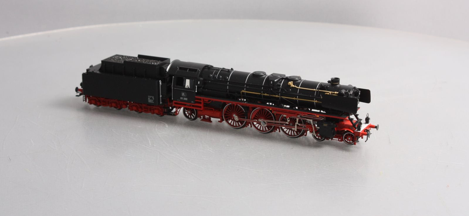 Marklin 39005 HO Express Steam Locomotive with a Tender #01 202