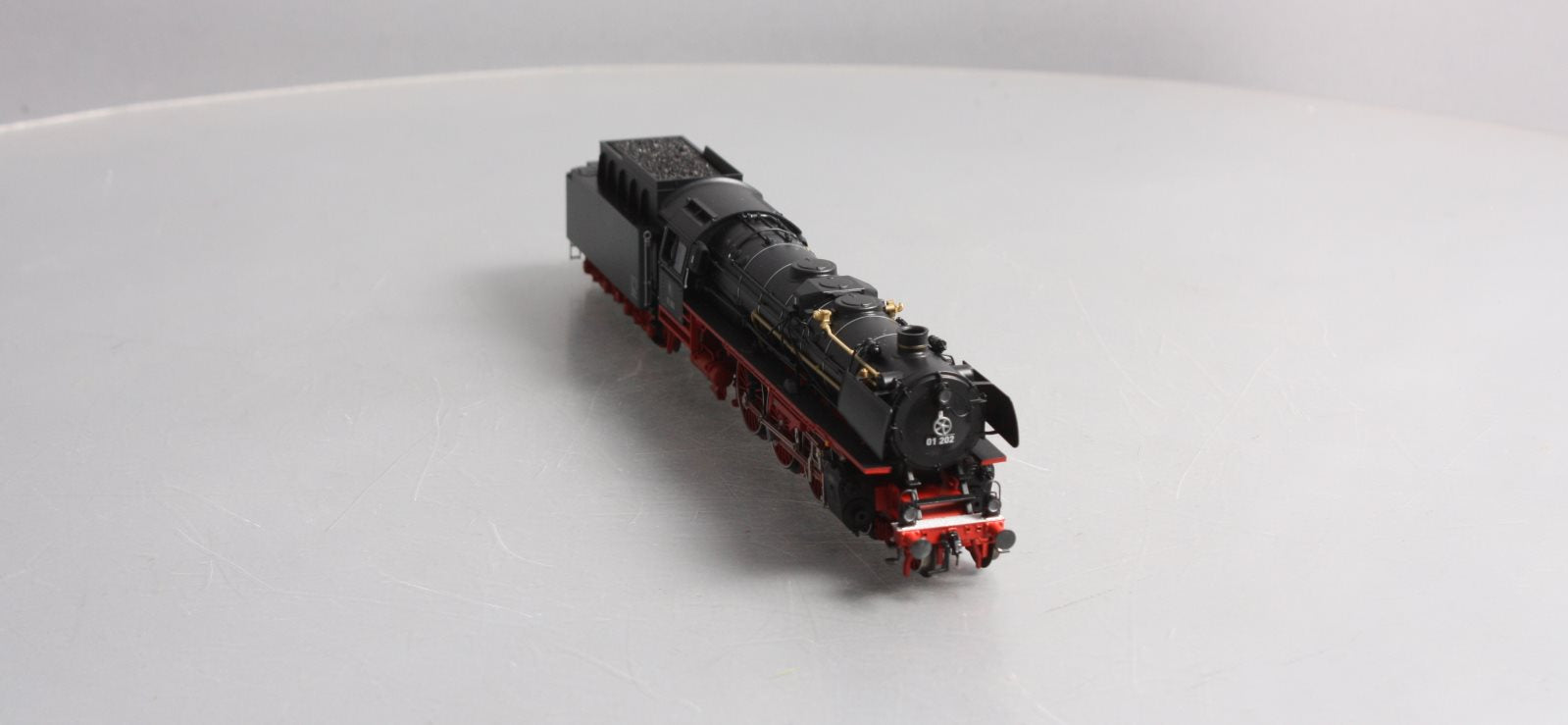 Marklin 39005 HO Express Steam Locomotive with a Tender #01 202