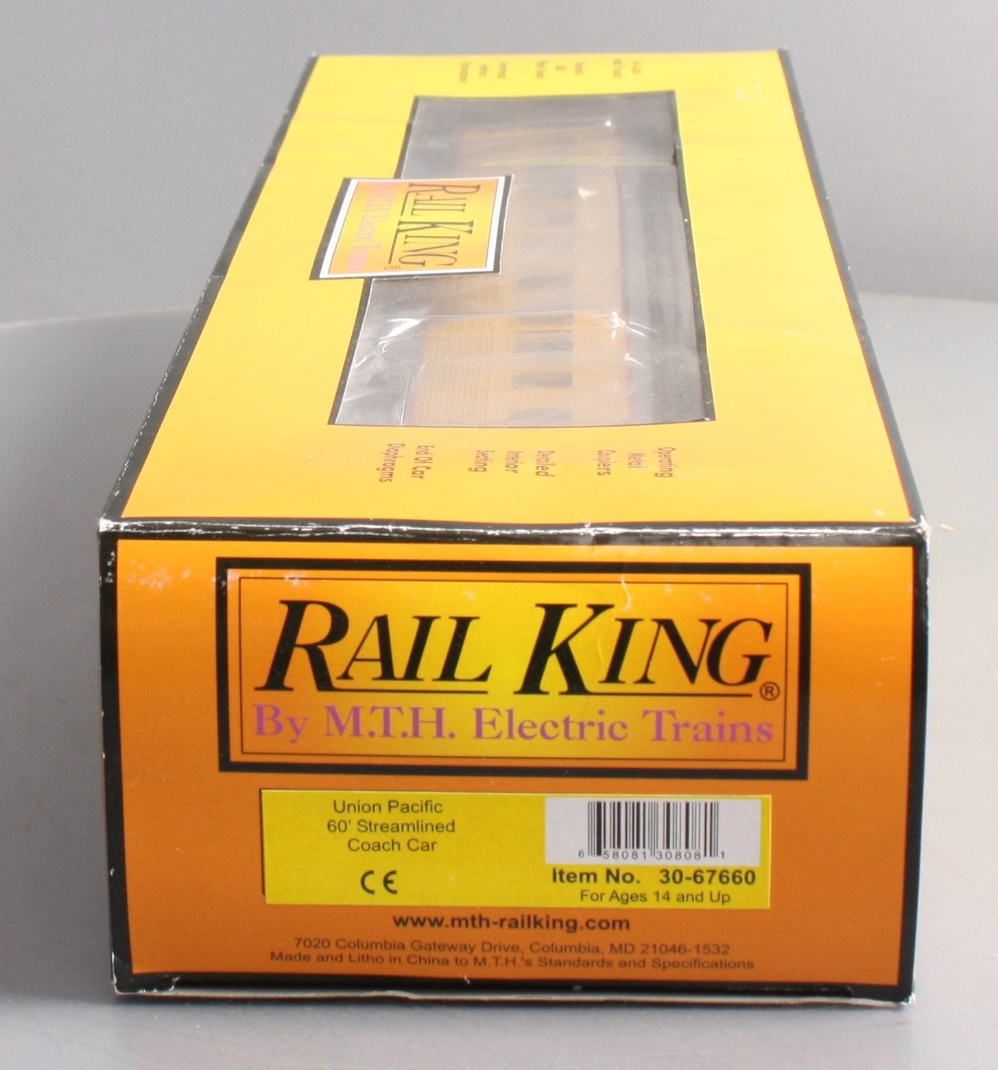 MTH 30-67660 O Gauge Union Pacific 60' Streamline Coach Car #5328 LN/Box