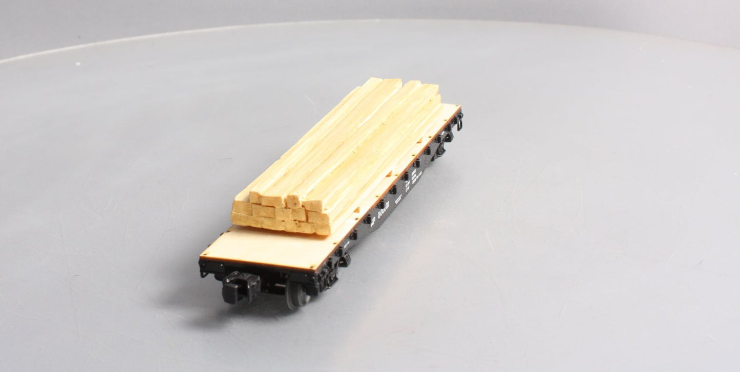 Lionel 6-82851 Northern Pacific 40' Flatcar with Lumber Load