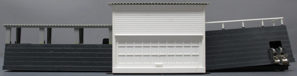 Lionel 6-2301 O Gauge Operating Sawmill NIB