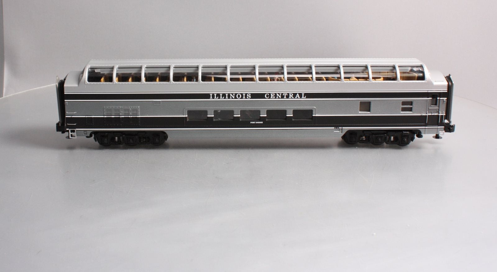 MTH 20-67153 Illinois Central 70 Foot Vista Dome Passenger Car