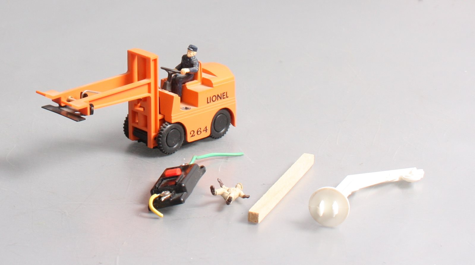 Lionel 6-14000 O Gauge 264 Operating Forklift Platform EX/Box