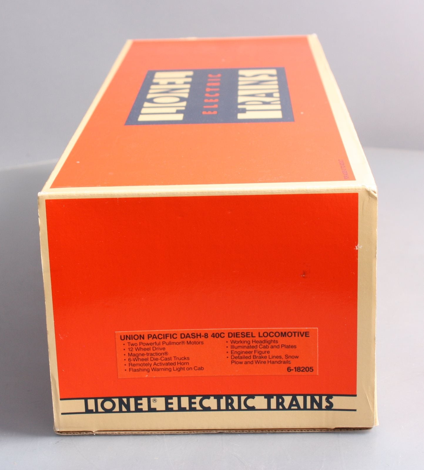 Lionel 6-18205 O Gauge Union Pacific Dash-8 40C Diesel Locomotive #9100 LN/Box