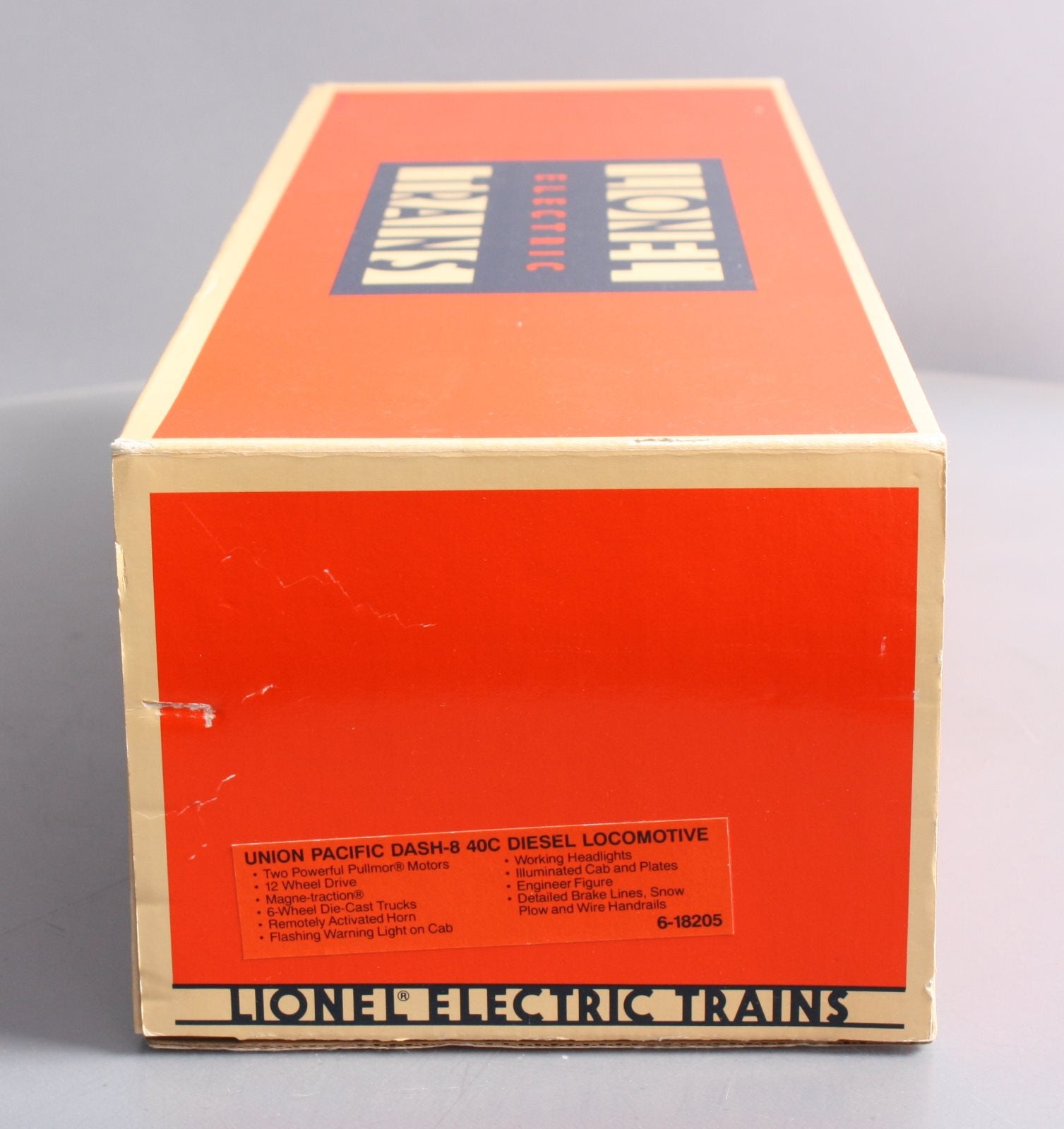Lionel 6-18205 O Gauge Union Pacific Dash-8 40C Diesel Locomotive #9100 LN/Box