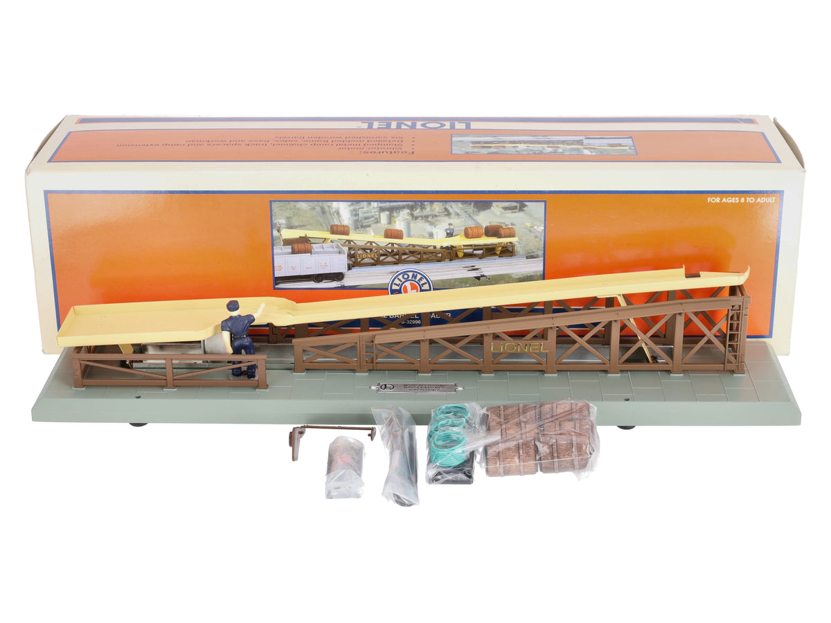 Lionel 6-32996 O Operating Barrel Loader #362 LN/Box