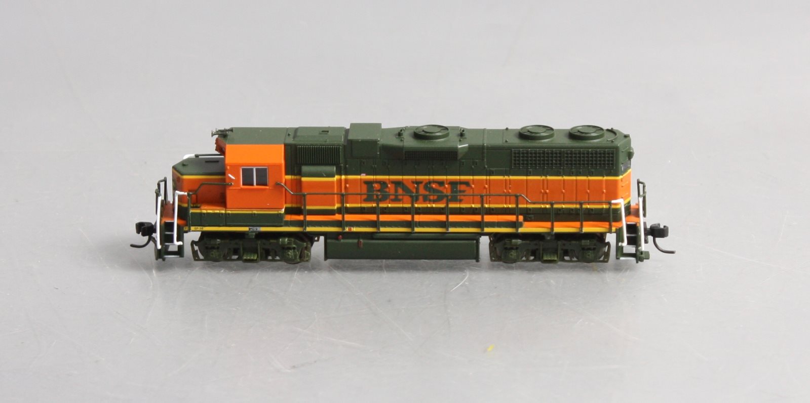 Atlas 49813 N BNSF Unnumbered GP-38 Diesel Locomotive Standard DC