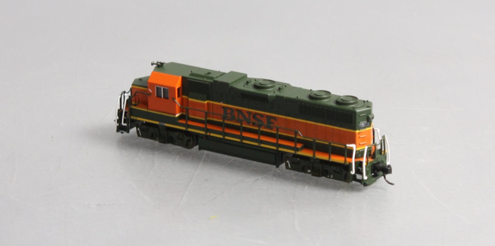Atlas 49813 N BNSF Unnumbered GP-38 Diesel Locomotive Standard DC