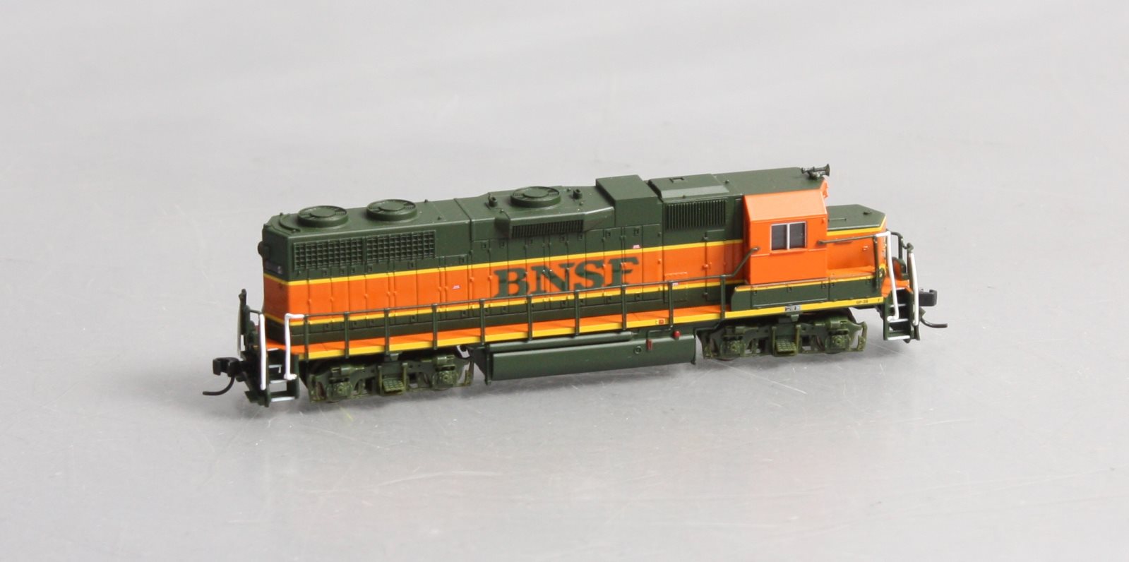 Atlas 49813 N BNSF Unnumbered GP-38 Diesel Locomotive Standard DC