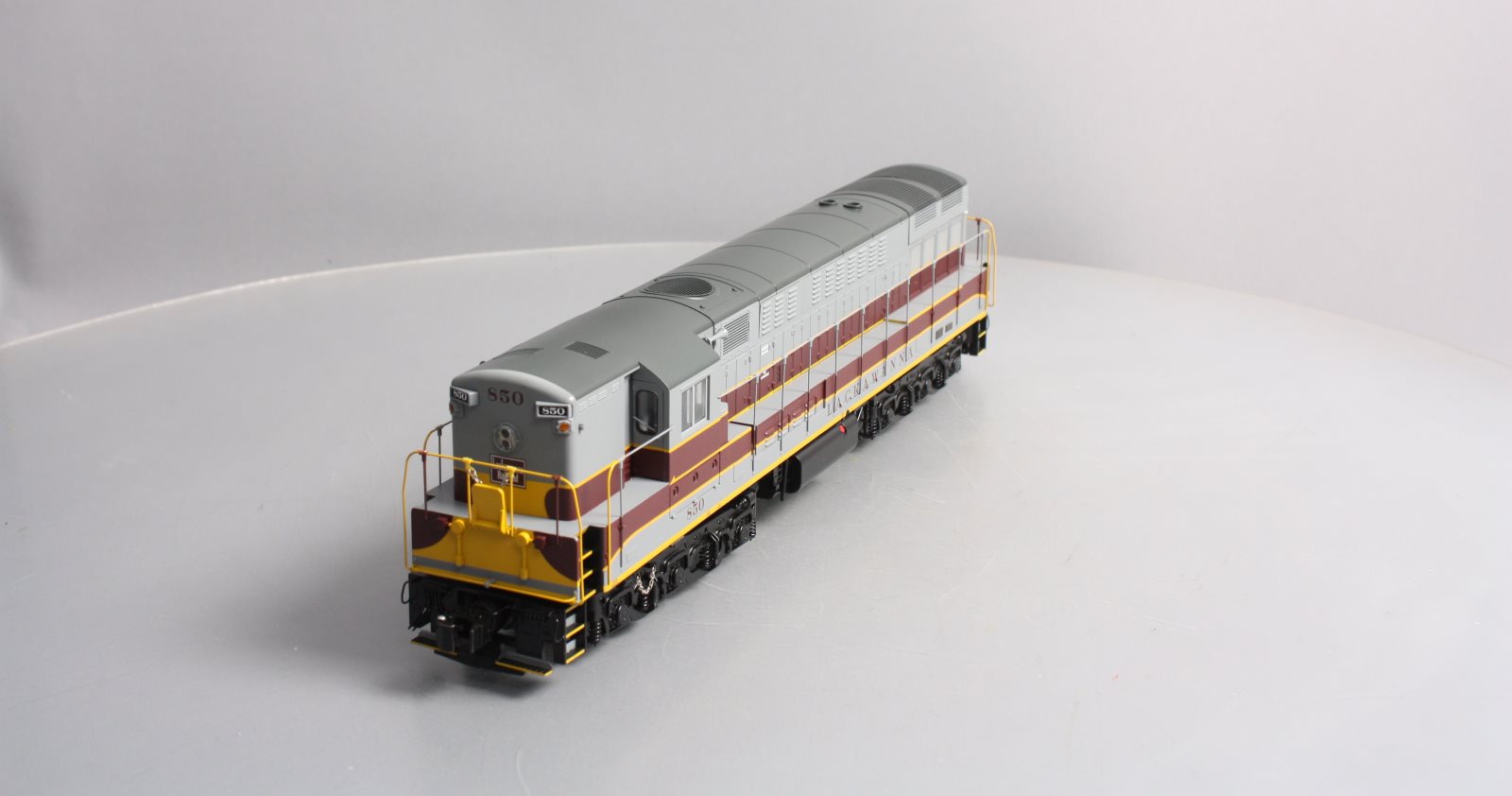 Lionel 6-18375 O Gauge Lackawanna Trainmaster Diesel Locomotive #850
