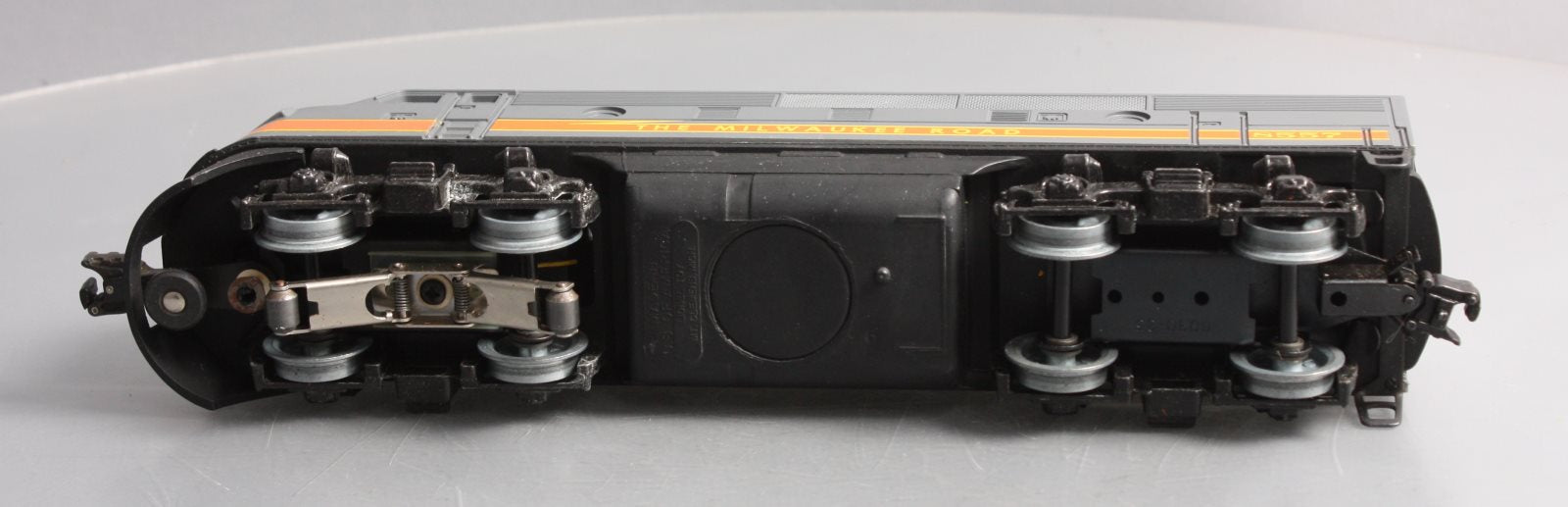 Lionel 6-8557 O Milwaukee Road F3 A Non-Powered Diesel Locomotive #8557 LN/Box