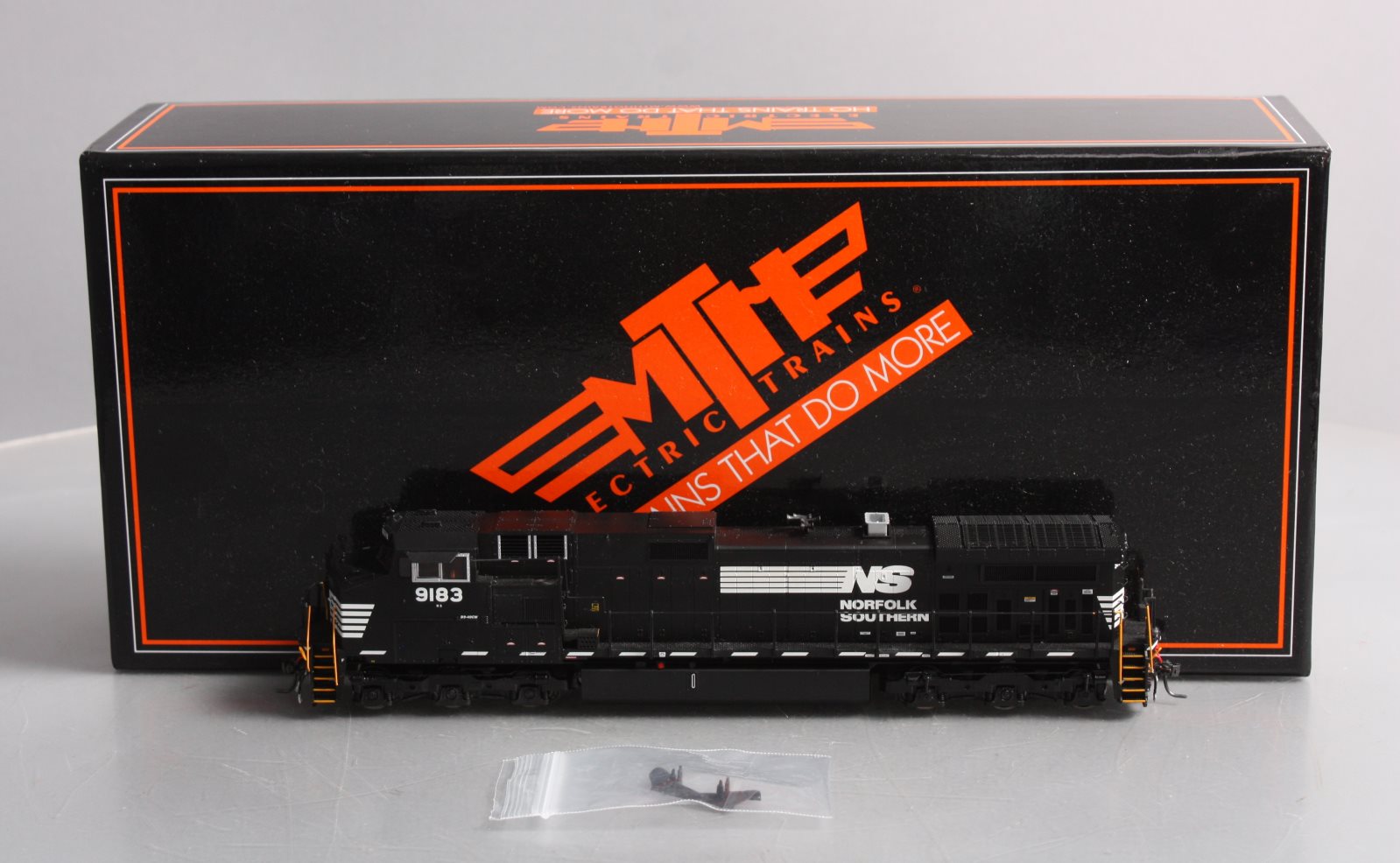 MTH 80-2301-1 HO Norfolk Southern Dash-9 Diesel Engine #9183 with Proto-Sound 3