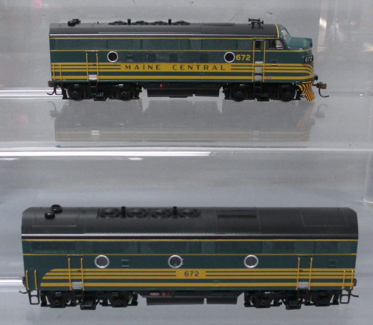 Athearn G2519 HO Maine Central F-3A/F-3B Diesel Locomotive Set LN/Box