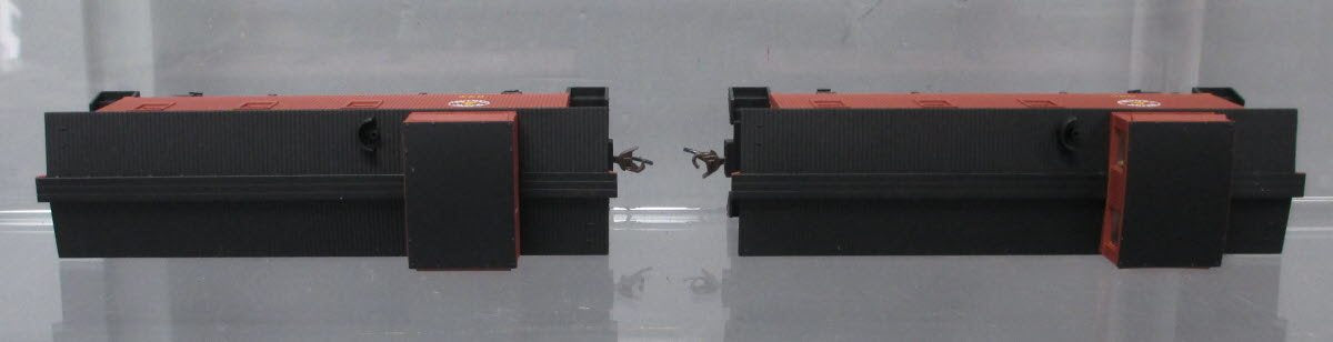 Walthers 932-27504 HO Maine Central 30' Wood Caboose #580/582 (Pack of 2)