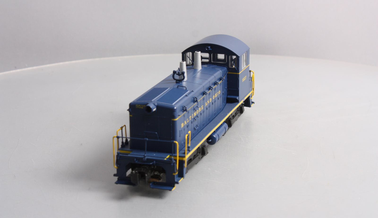 Lionel 6-83384 O B&O Legacy NW2 Diesel  #9500/LCS