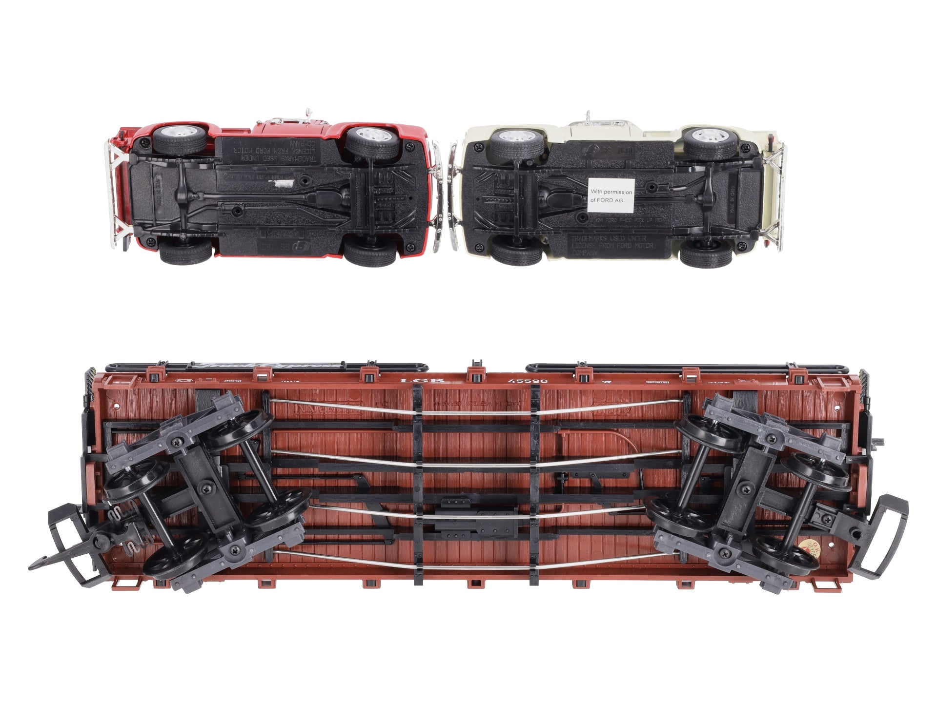 LGB 45590 G Scale Flatcar w/Pickup Trucks