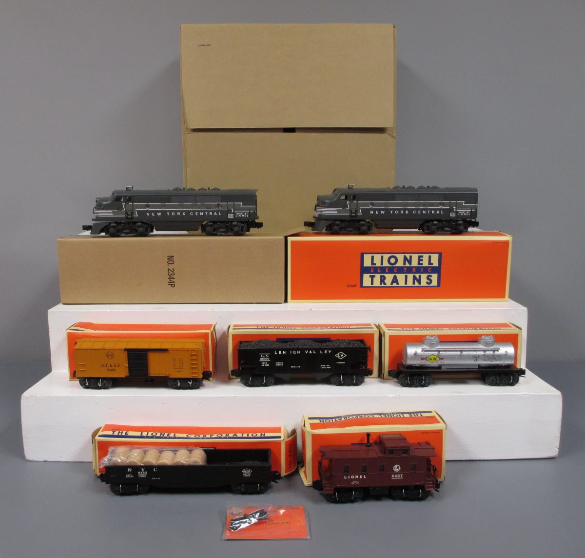 Lionel 6-38310 O Gauge 2185W New York Central AA Diesel Freight Train Set MT/Box