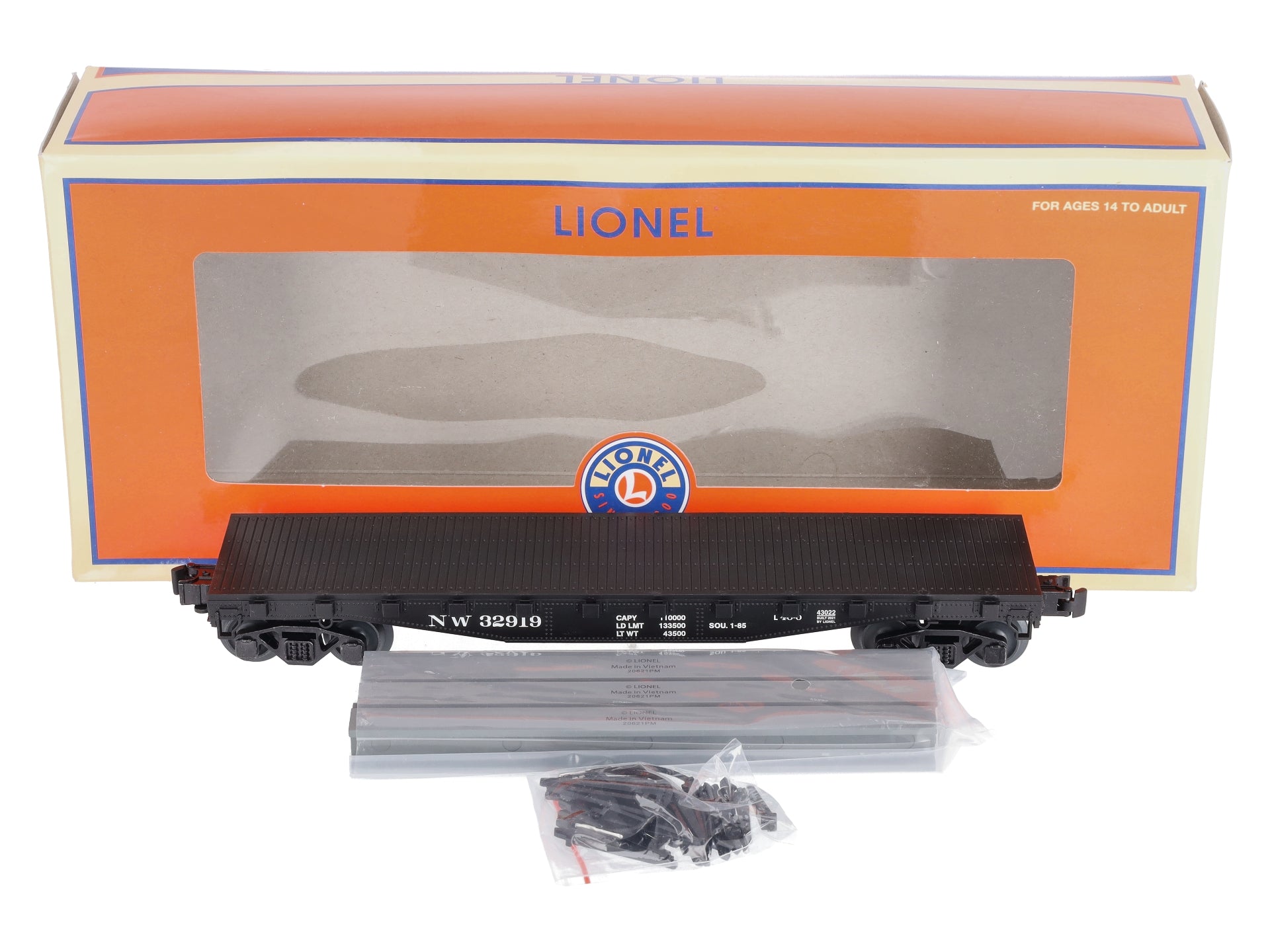 Lionel 2143022 O Norfolk & Western Standard Flat Car with Stakes #32919