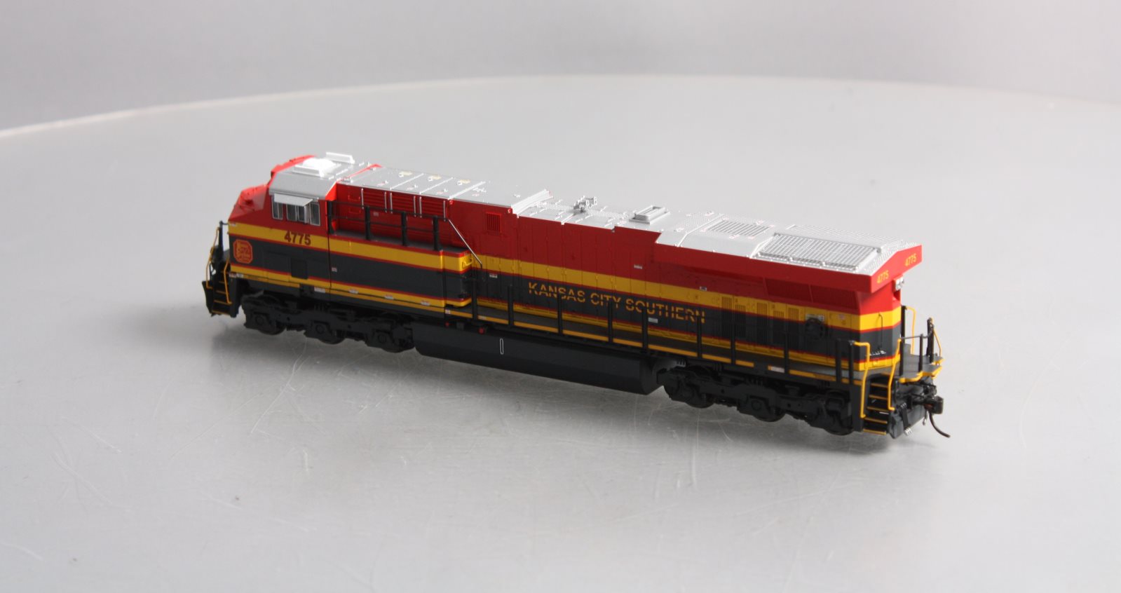 Broadway Limited 5869 HO KCS GE ES44C4 Diesel Locomotive Sound/DCC And DC #4775