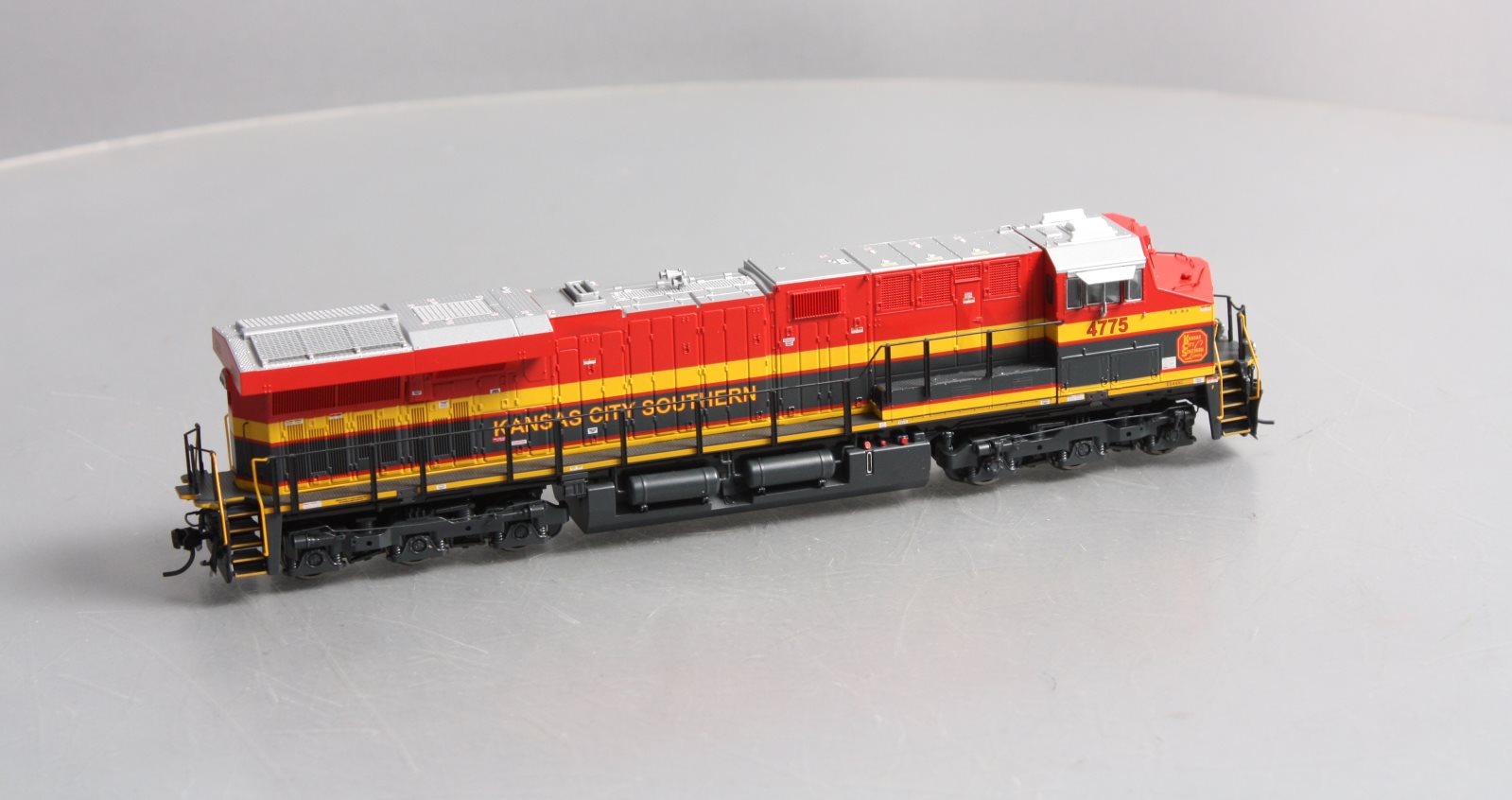 Broadway Limited 5869 HO KCS GE ES44C4 Diesel Locomotive Sound/DCC And DC #4775