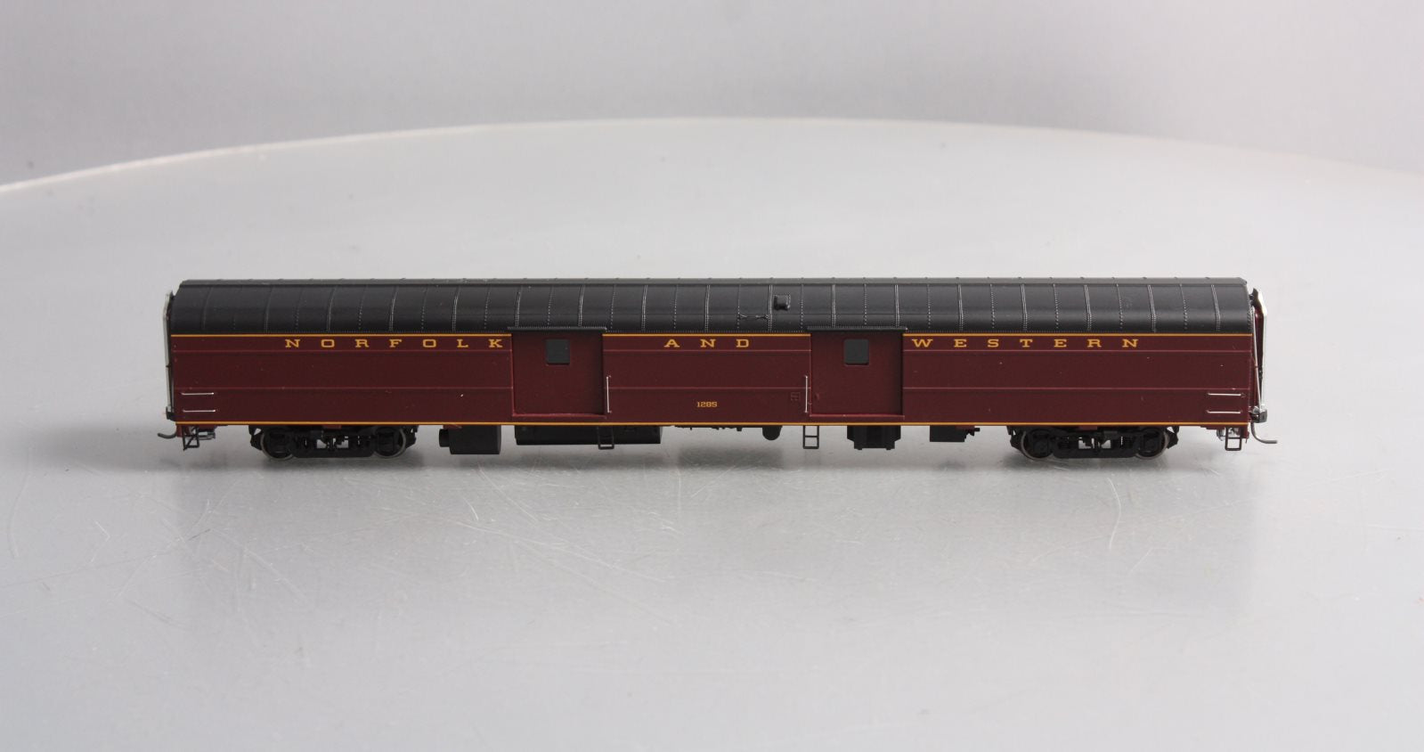 MTH 80-60074 HO Norfolk & Western Streamlined Smooth Baggage Car #1285