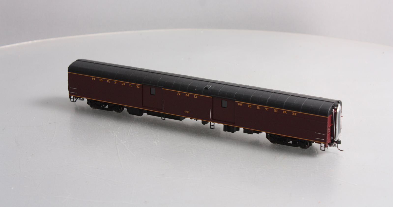 MTH 80-60074 HO Norfolk & Western Streamlined Smooth Baggage Car #1285