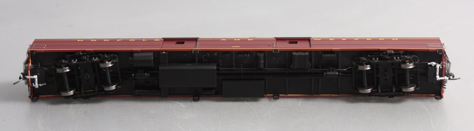 MTH 80-60074 HO Norfolk & Western Streamlined Smooth Baggage Car #1285