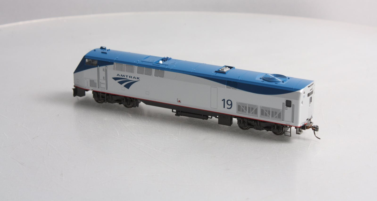 Kato 37-6110 HO Amtrak Phase V GE P42 Genesis Diesel Locomotive #19