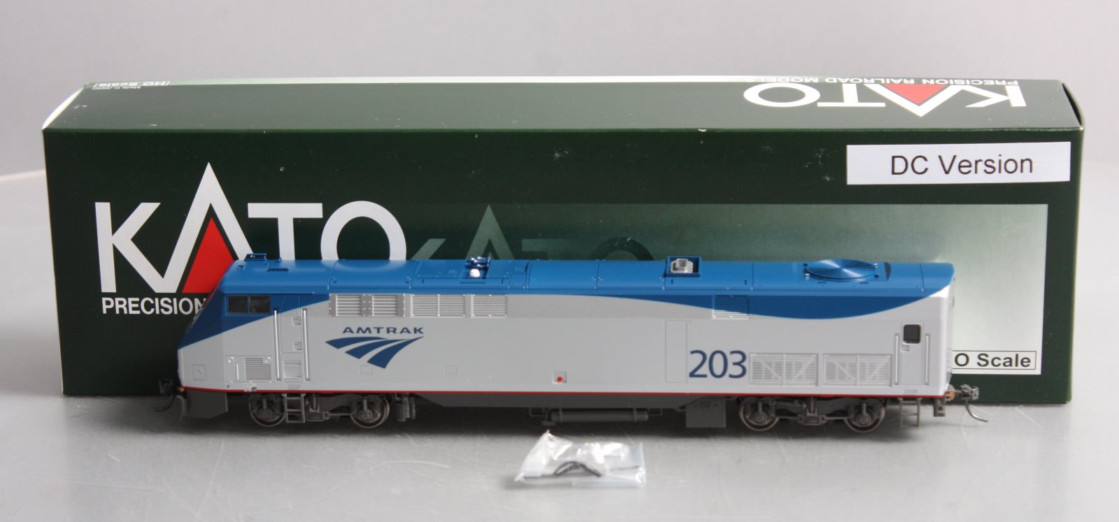 Kato 37-6111 HO Amtrak Phase V GE P42 Genesis Diesel Locomotive #203