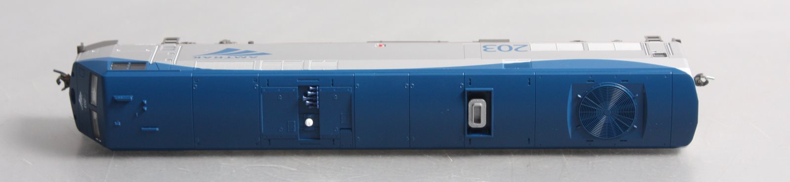 Kato 37-6111 HO Amtrak Phase V GE P42 Genesis Diesel Locomotive #203