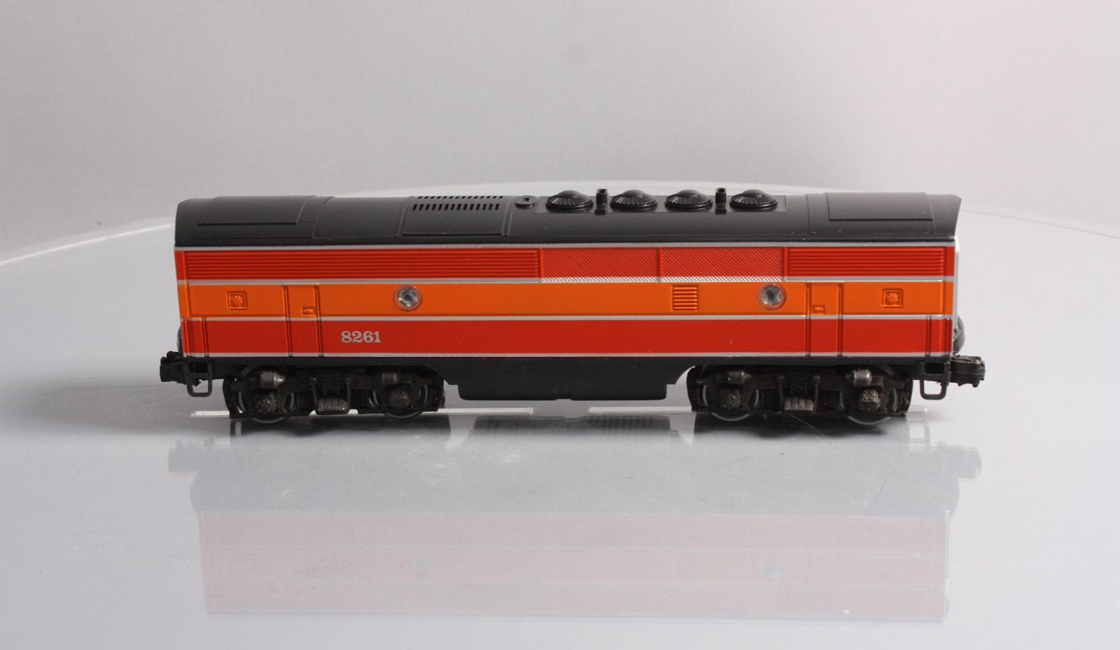 Lionel 6-8261 O SP Daylight F3 Non-Powered B-Unit Diesel Locomotive w/Sound LN/Box
