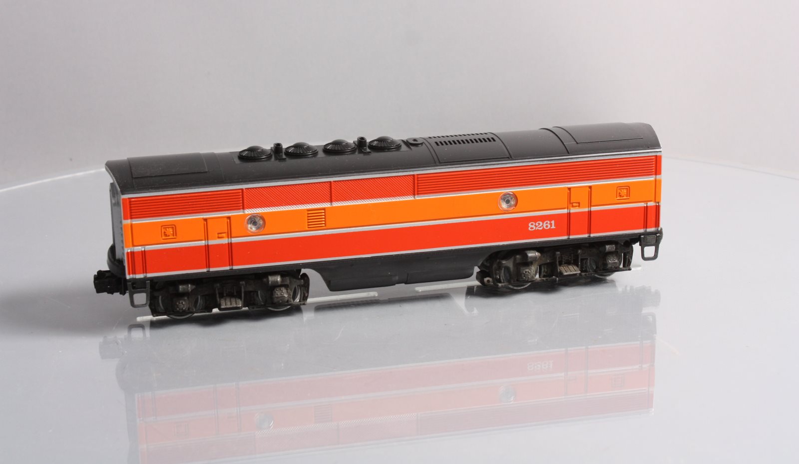 Lionel 6-8261 O SP Daylight F3 Non-Powered B-Unit Diesel Locomotive w/Sound LN/Box