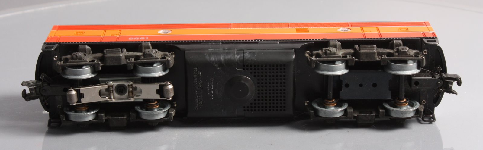 Lionel 6-8261 O SP Daylight F3 Non-Powered B-Unit Diesel Locomotive w/Sound LN/Box