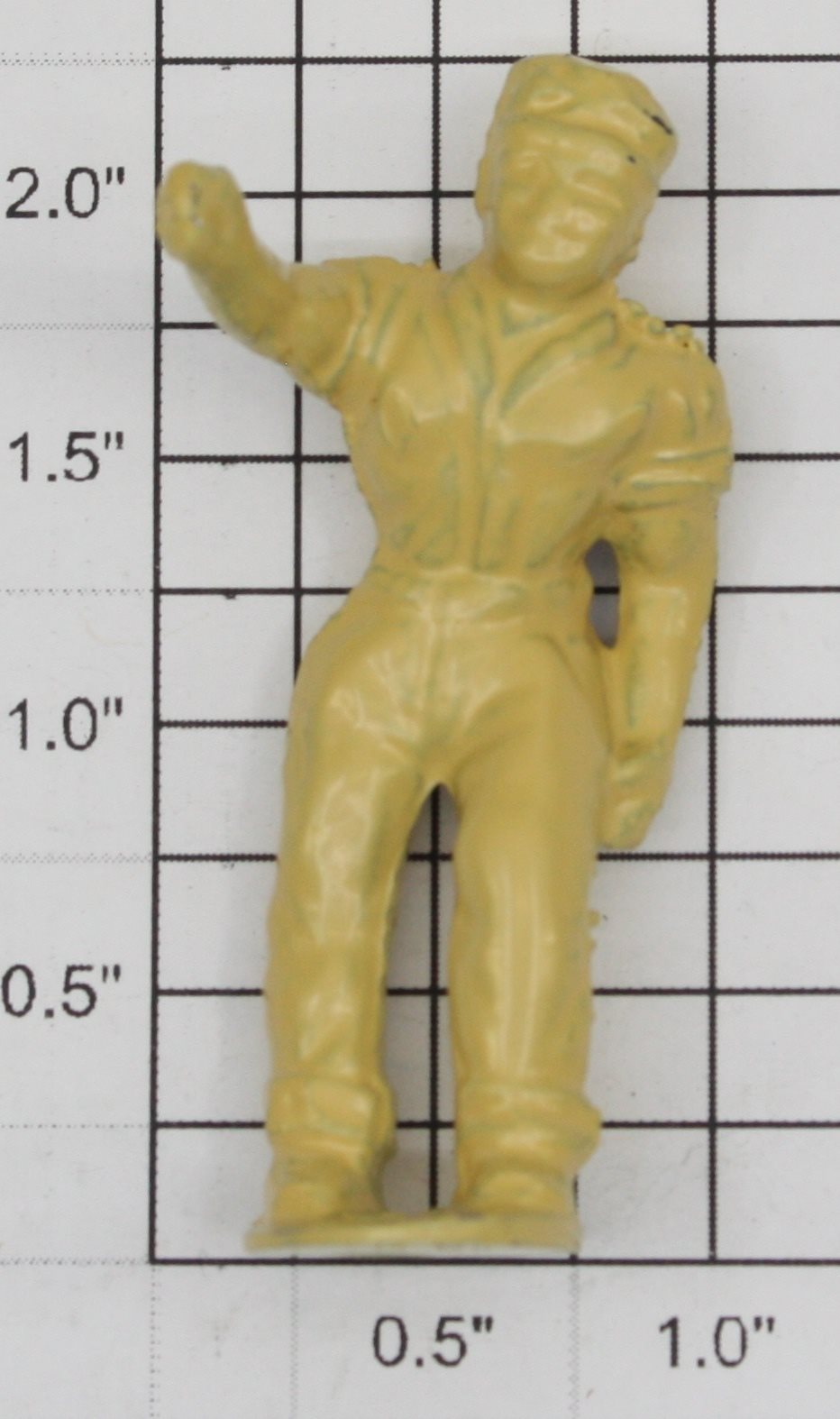 Lionel 362-73 Die-Cast Repainted Large Cream Barrel Loader Figure