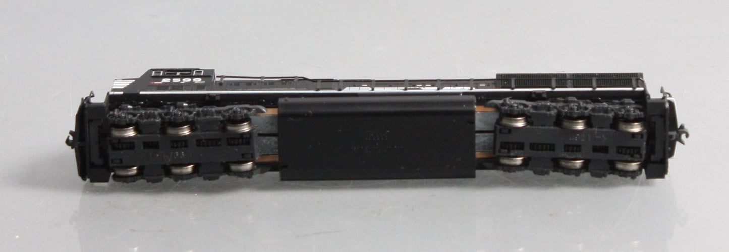 Kato 176-7502 NS SD70M Black w/White Face Diesel Locomotive #2599